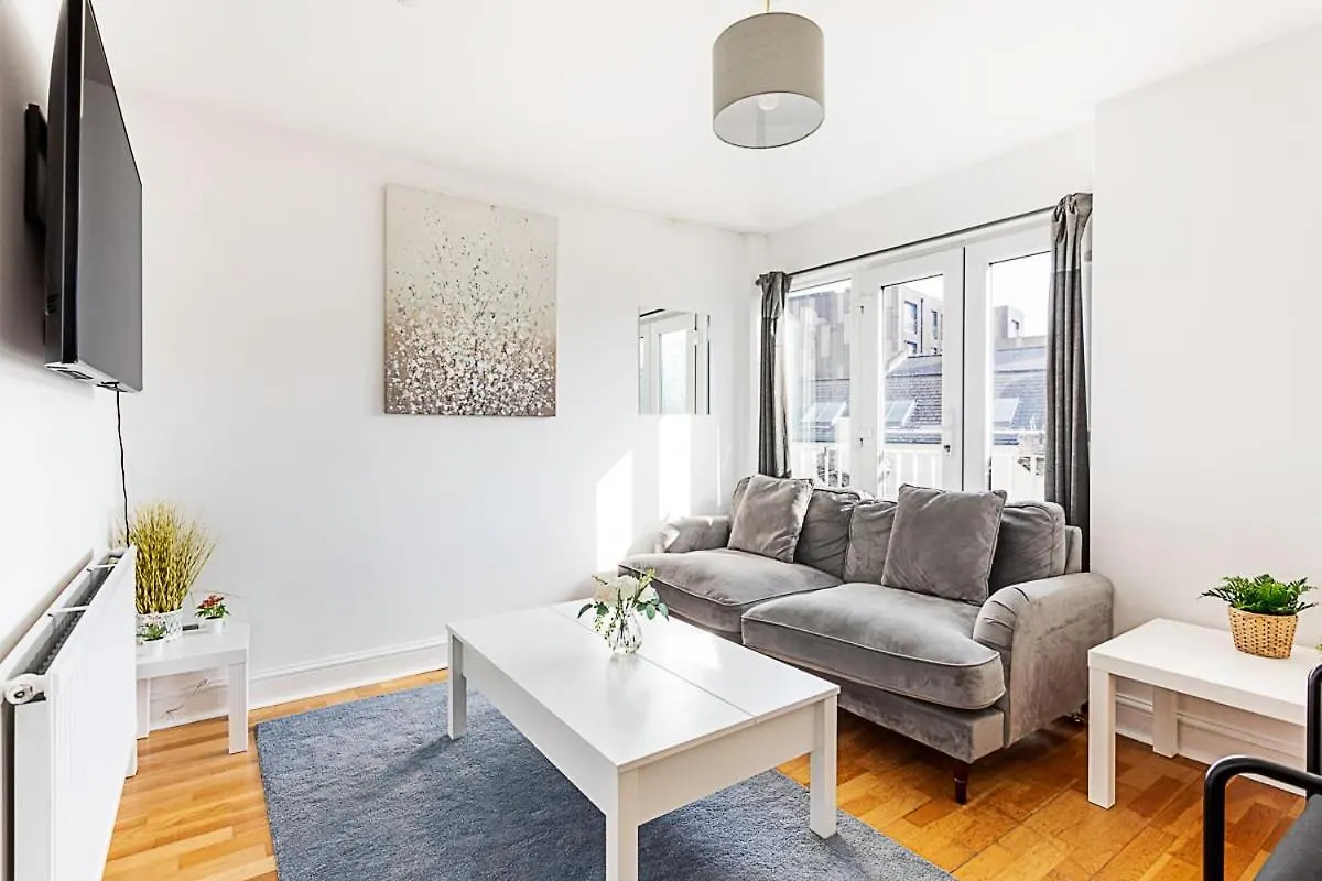 Apartment Modern Home Near Central London