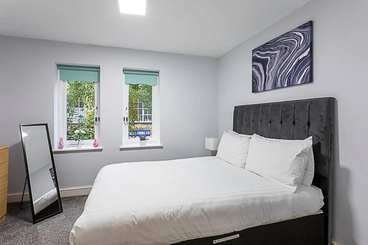 Modern Home Near Central London